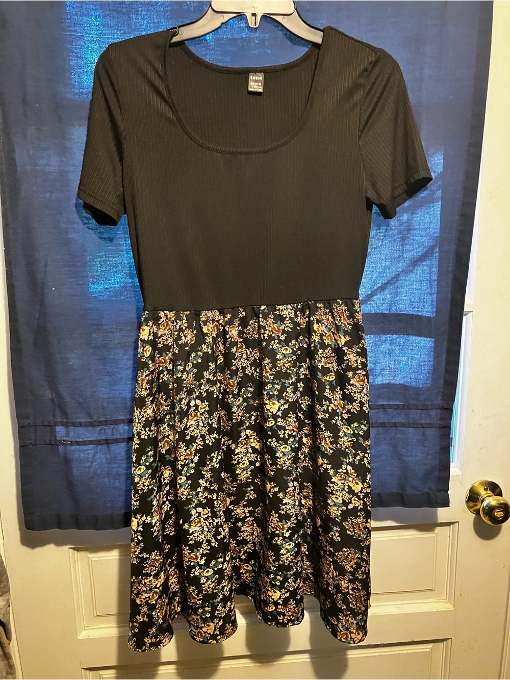 SHEIN Black Short Sleeve Floral Waistline Mini Dress large